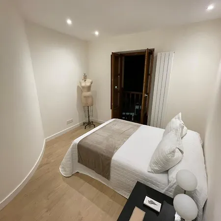 Apartamento Cool For 4 At The Medieval Quarter *