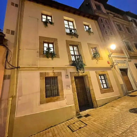 Apartamento Cool For 4 At The Medieval Quarter