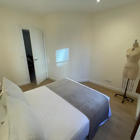 Apartamento Cool For 4 At The Medieval Quarter
